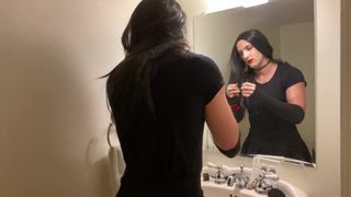 Transvestit macht sich zum Date mit heißem Mann fertig