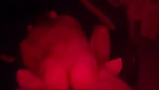 Komşuyla sikişiyor