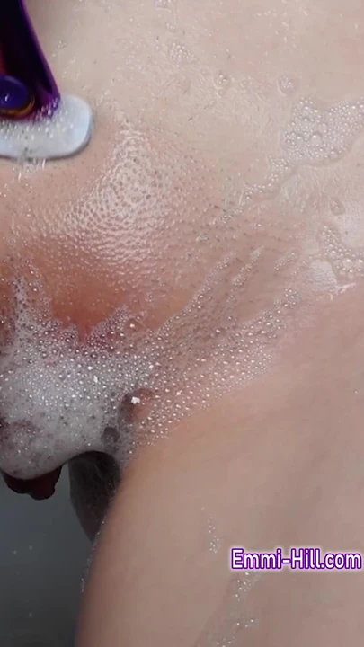Teen shows her Skinny Body and shaves her Pussy