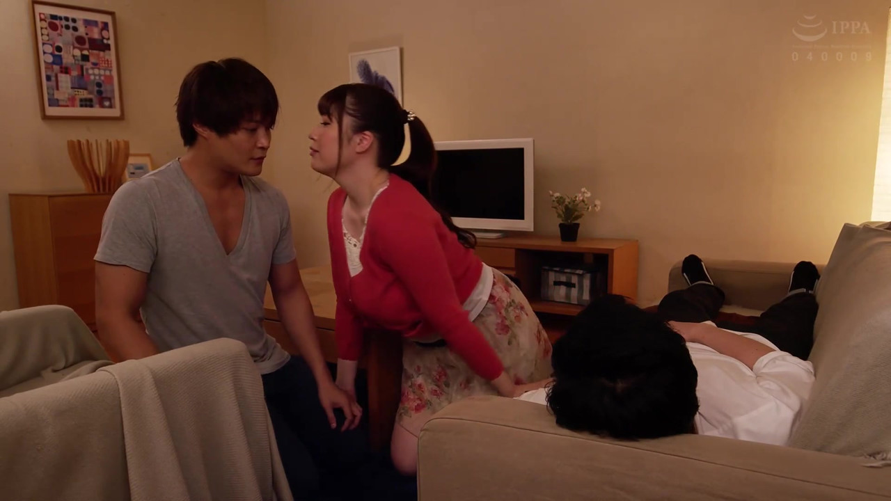 隣人のエステ師に性感開発され寝取られてしまったうちのJカップ美爆乳むっちり潮吹き妻