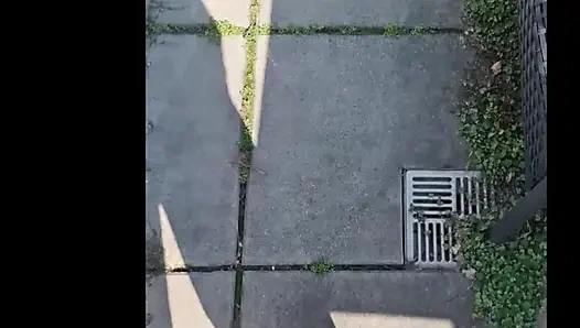 Я трахаю 18-летнюю фанатку без презерватива и посылаю это моему мужу на работе