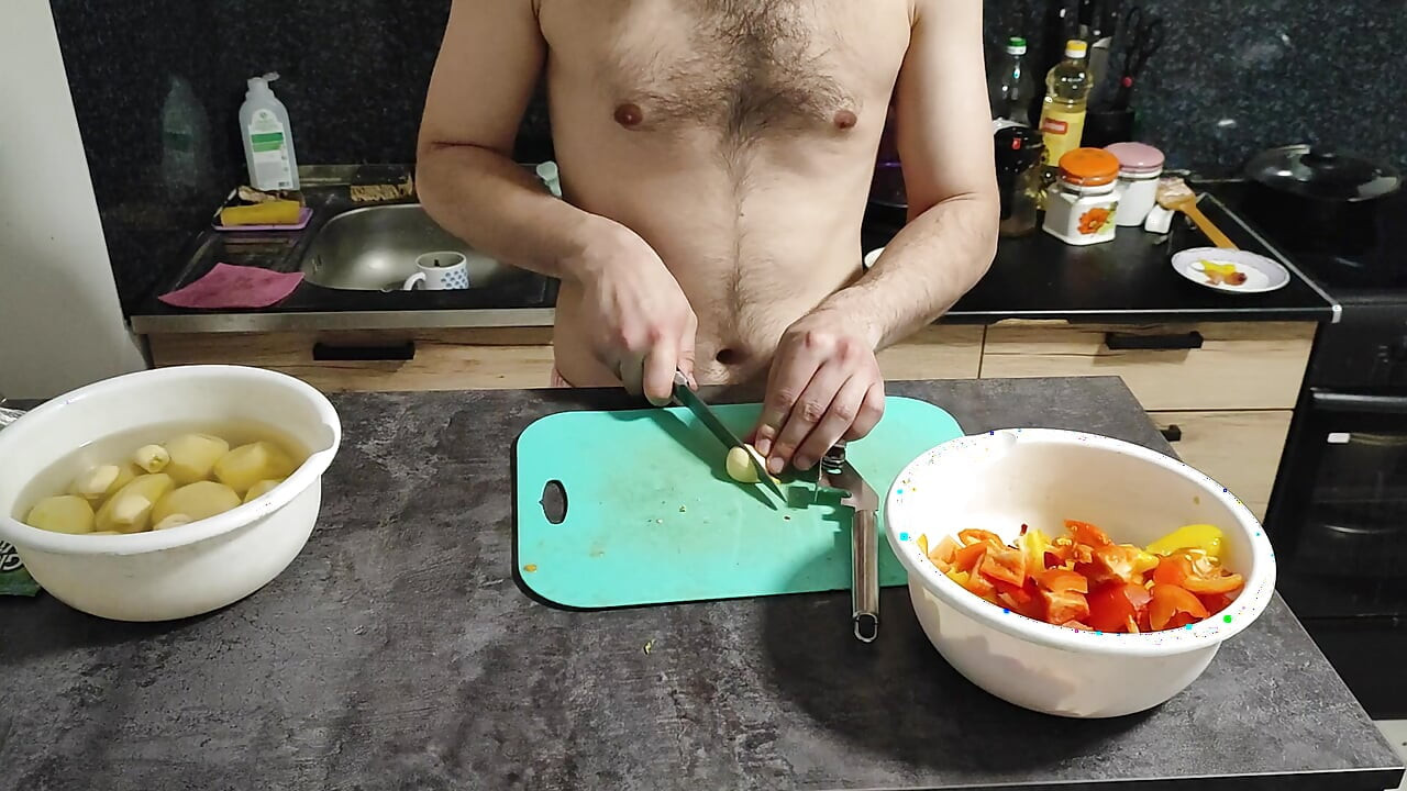 Erotic preparation of shurpa, I almost cum myself 2 times