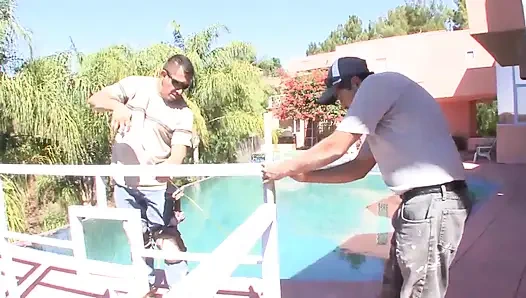 Şehvetli genç kız büyük olgun yarakları tercih ediyor