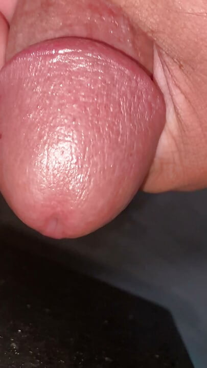 I've got a big cock, I'm horny, I'm looking for someone to suck it, or maybe I'm going to put it in someone's mouth