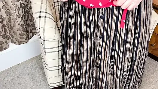 Mrs Reife füße kehrt nach einer nacht mit freunden zurück