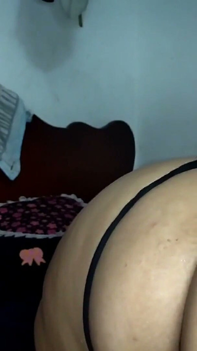 Gordita se deja coger después del masaje | Clip 2