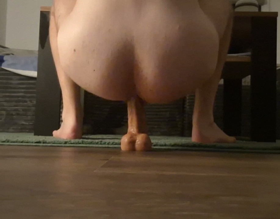 骑上假阳具