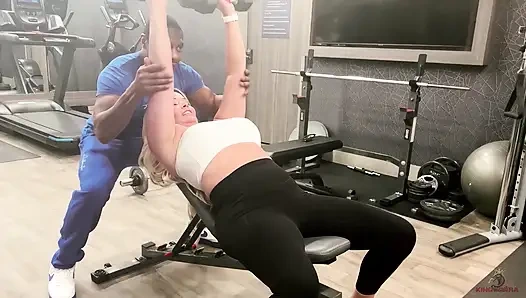 King Cobras тренировка с большим черным членом после работы 1: Престон Ли хочет специальную сессию