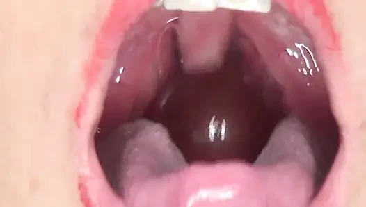 Super Kinky Show with Big Grapes