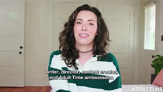 Casey Calvert Hancurkan Koleksi Berharga Penggemar! | Pornstar Interview | Khusus orang dewasa