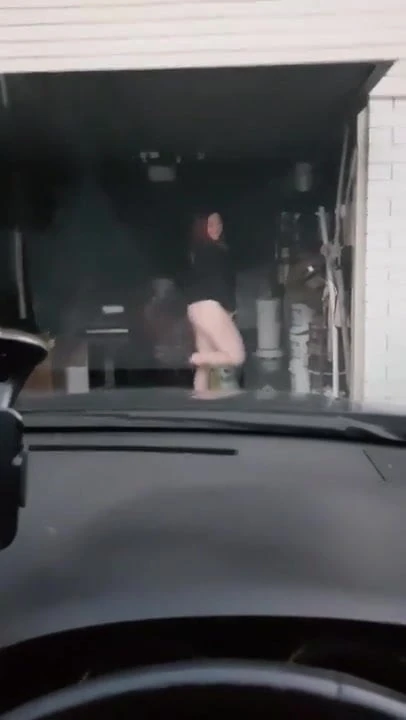 Saya suka pergi menunggang kereta tanpa seluar haha