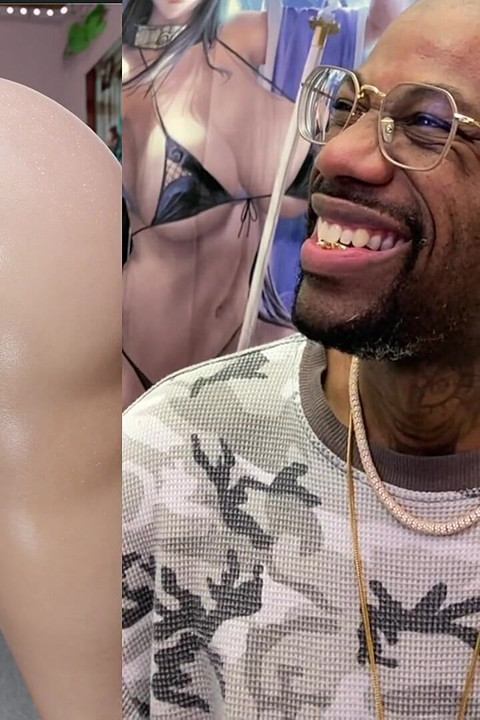 美しいそばかすのあるトランスジェンダーのティーン、美しい女の子のペニスが彼女のチクテて太いお尻とペニスを揺らす