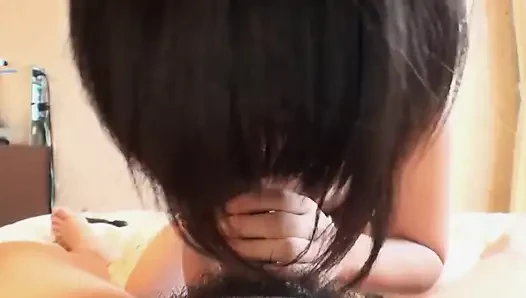 Cewek jepang rambut cokelat lagi asik nyepong kontol sampai orgasme
