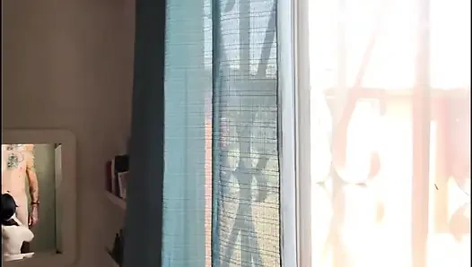 Riva проснулась горячей, и мы начали трахаться у окна, теперь сосед увидел нас