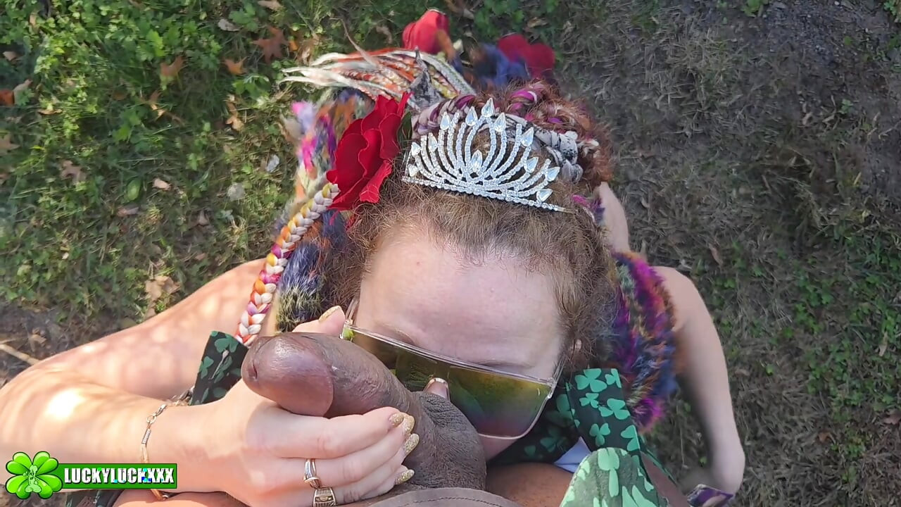 Τυχερό κορίτσι Anastasia - Πικάντικη Ουκρανή γαμιέται στο πάρκινγκ