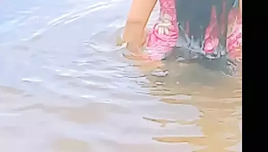 Sri Lanki wieś dziewczyna kąpiel