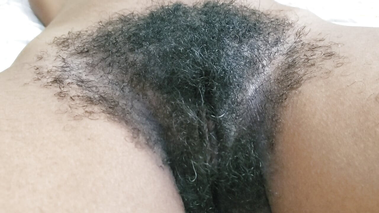 Hairy Pussy Mature Beauty With Glamorous Bedroom Vibes