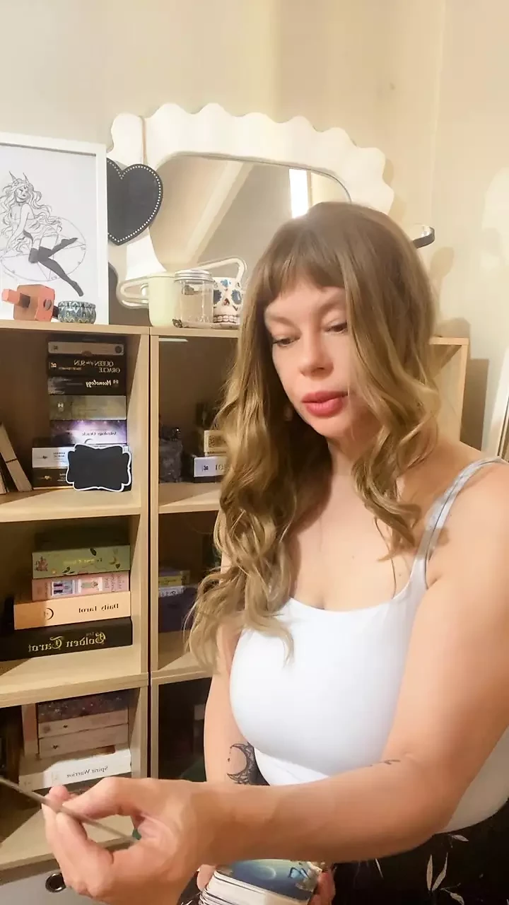 YourMuseLily videó