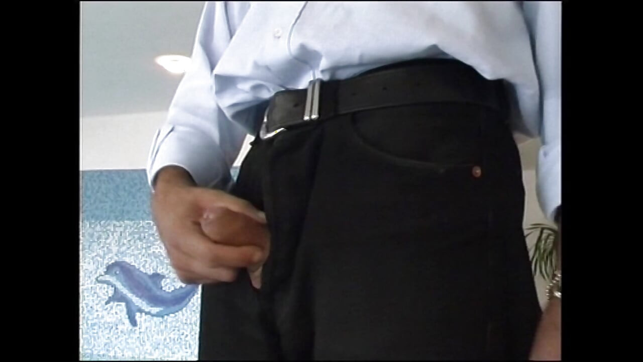 Feierlicher arschfick in einem retro-amateur-film