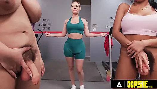 Oopsie - iki hatun Nicole Aria'nın spor salonu seansı futa üçlü grup seks boşalma festivaline dönüşüyor