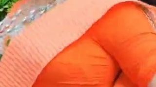 Оранжевая тетушка сари