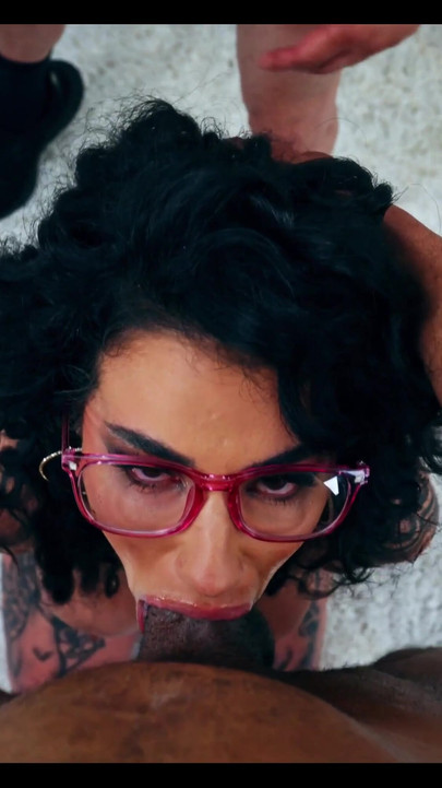 Mächtiger moment aus "Arabelle Raphael Doppel-Blowjob mit Nade Nasty, jonni Darkko"