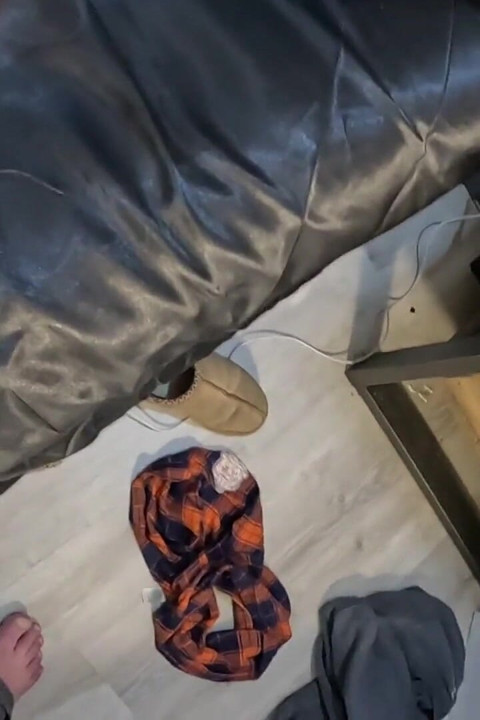 Stiefzus doet er alles voor een massage