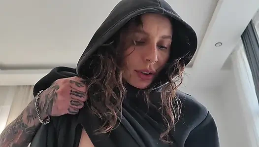 Ayah tiri saya menghukum saya karena bolos sekolah ...