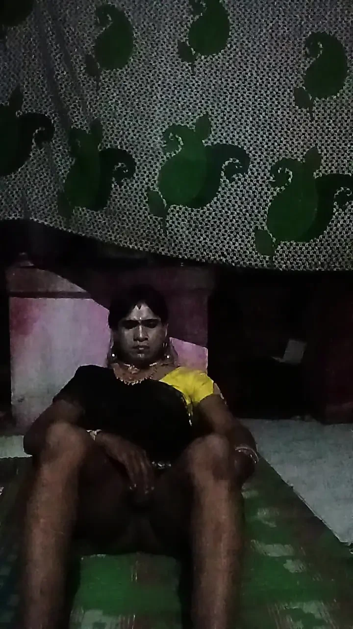 Deshi Madhuri bhabhi crasdreshing