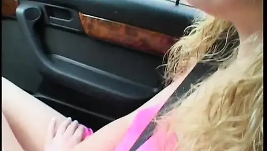 Cewek rambut pirang diajak ngentot dan dicrot di muka