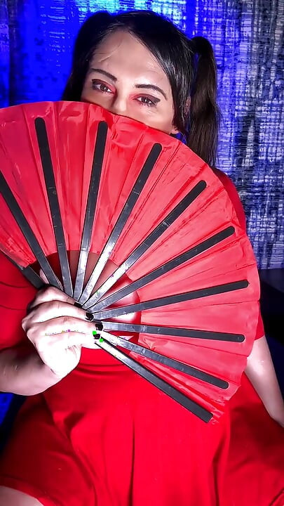 Cali Fauna es la dama en rojo