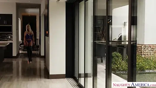 Giliran Bridgette B. untuk ngentot!