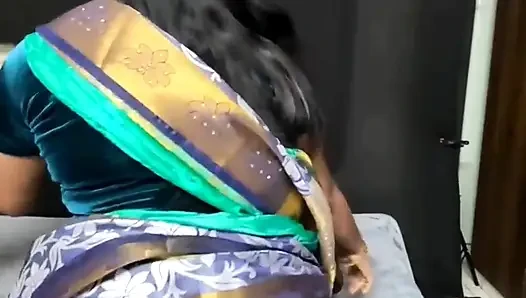 Telugu Дези жена раздевается и делает лучший минет в видеозвонке