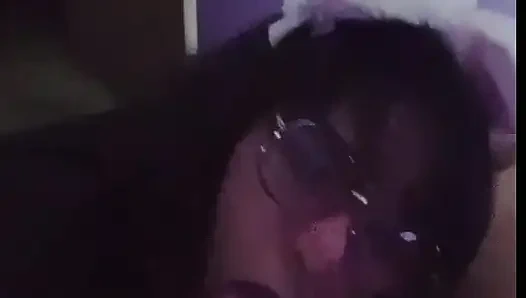 Transe lutscht schwanz in der nacht zu ihr