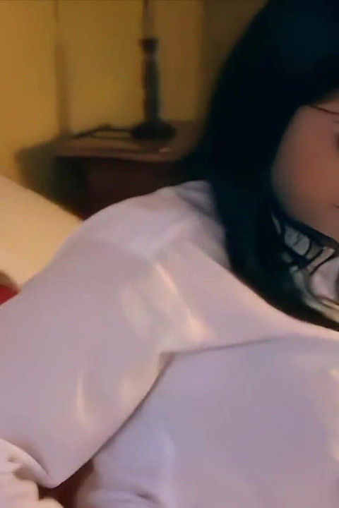 Strip provocando com Keria Jones