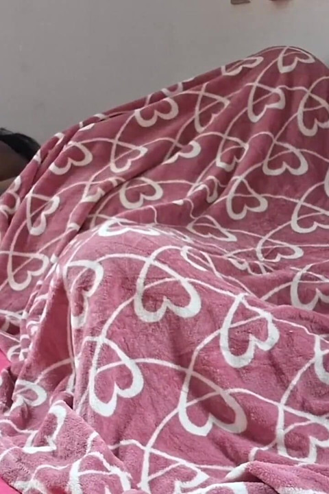 Laid Back & Soaked Phone in One Hand, Pussy in the Other | Morning Solo Masturbation - Mara Exotic