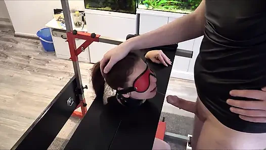 Köle, Direkte Savunmasız Sybian'da Orgazma Sürüklendi