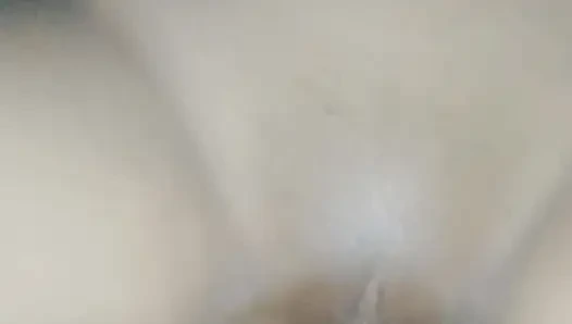 Her gece üvey erkek kardeşim sadece amcığıma peju atmak için odaya gelirdi