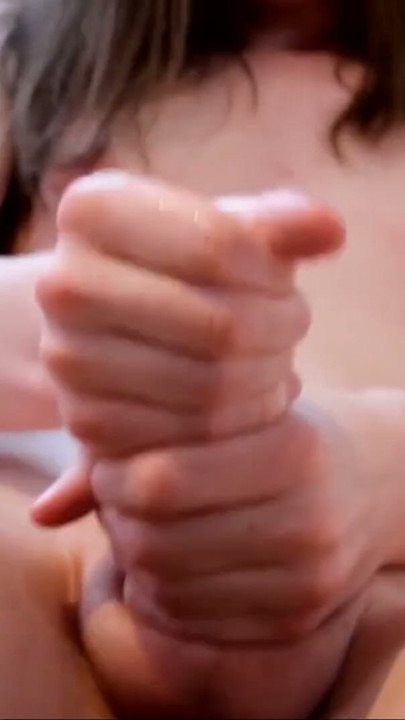 GROOBYGIRLS: Welcome To Sydney Summers | Clip 2