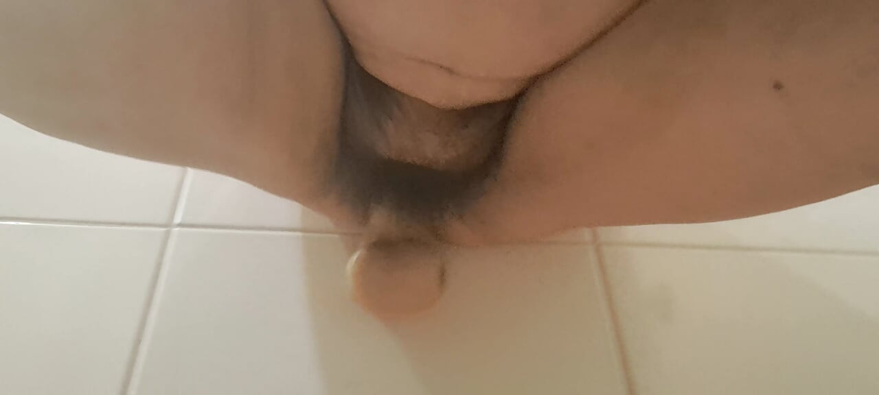 Milf swallowing her whole dildo in her delicious hole