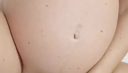 Geile schwangere muschi fühlt orgasmus