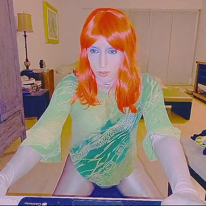 Tammysissy Masturbates with Piss Games