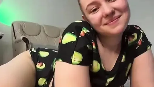 Трахаю пальцами киску и соблазняю раком с Jucielussie