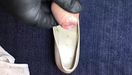 Pump porn video – White Gabor pumps inseminated.