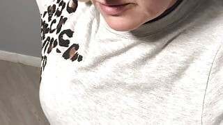 Fancy a chat whilst I fanny about after doing a massive pee in the rather aptly named Niagara Falls?