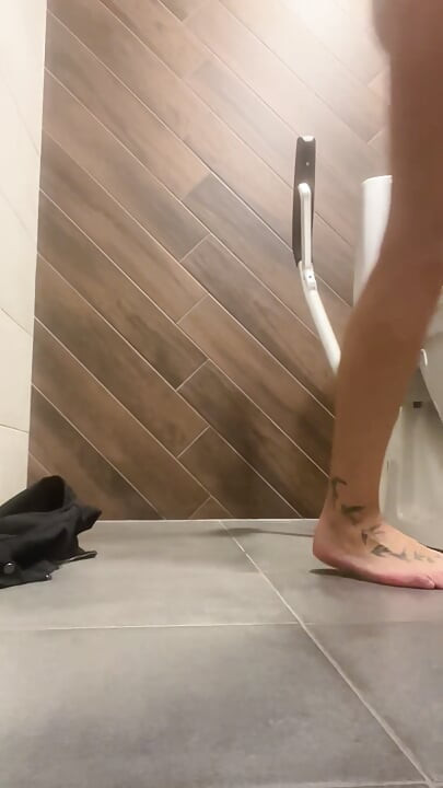 Sexy slim girl fingering in Indian bathroom solo