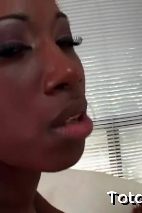 เธออยากสัมผัสควยขาวในตัวเธอ ตอน 8