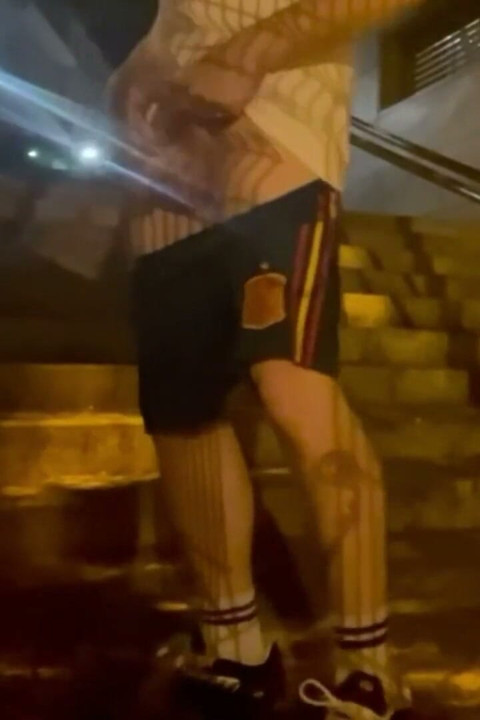 Compilation of Amateur Boys Pissing in the Street