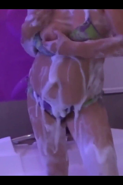 58-year-old Beautiful Mature Can't Resist Anymore and Leaves the Jacuzzi to Be Fucked