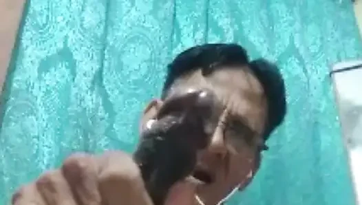 güzel yüzüne boşalana kadar. yüzünü görünce